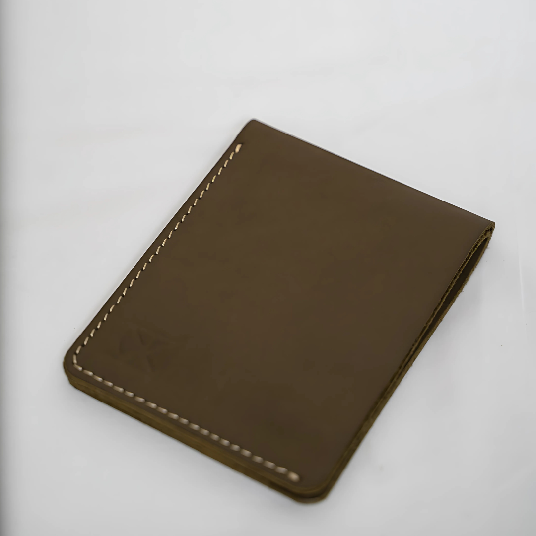 Sleek Green Leather Wallet – Modern & Minimal by BM7